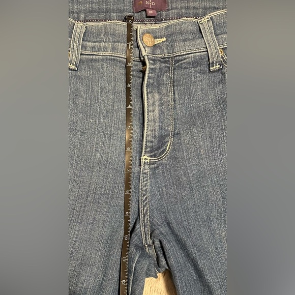 Nydj Marilyn Crop Cuffed Rhinestone Hem Size 10 - Picture 4 of 14